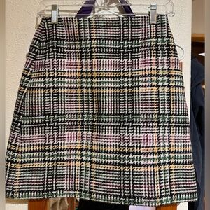 LOFT Wool blend houndstooth A-Line mini skirt.